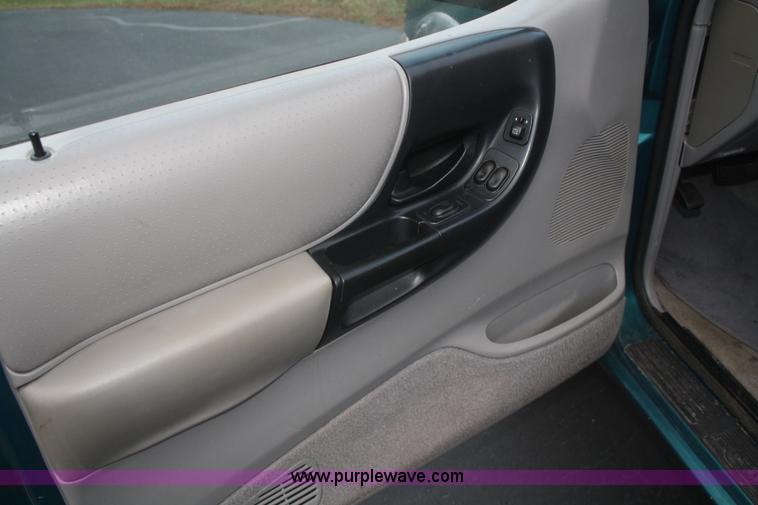 image for item F2703 1996 Ford Ranger XLT SuperCab pickup truck