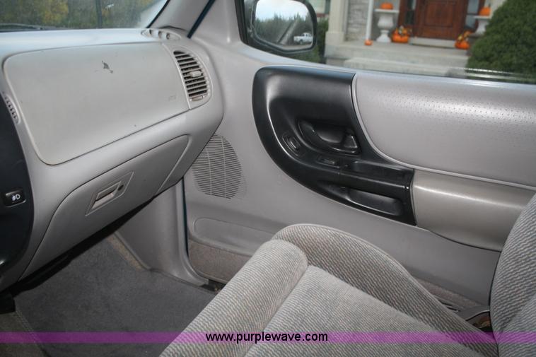 image for item F2703 1996 Ford Ranger XLT SuperCab pickup truck