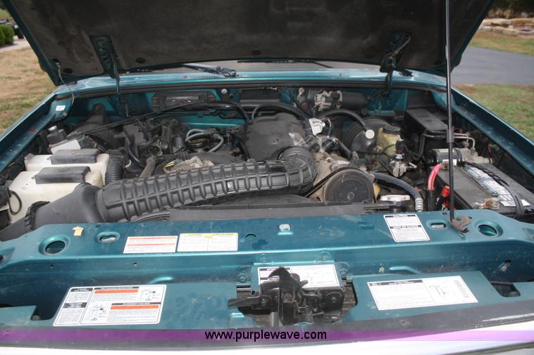 image for item F2703 1996 Ford Ranger XLT SuperCab pickup truck