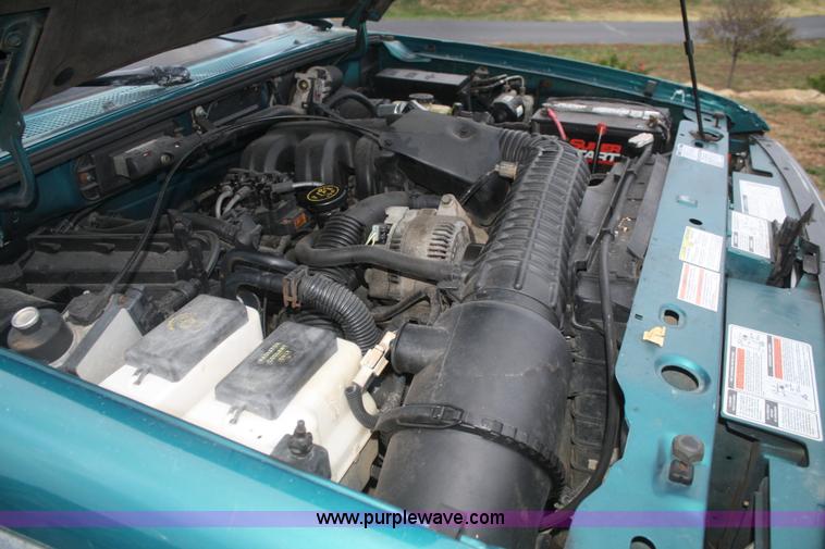 image for item F2703 1996 Ford Ranger XLT SuperCab pickup truck