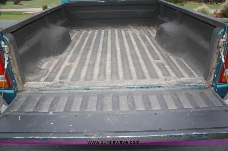 image for item F2703 1996 Ford Ranger XLT SuperCab pickup truck