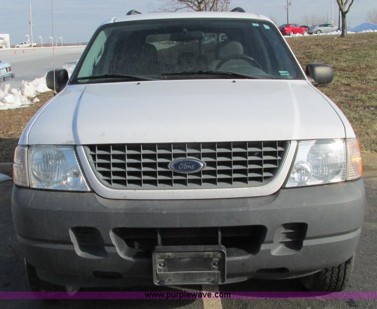 image for item F4150 2004 Ford Explorer XLS SUV