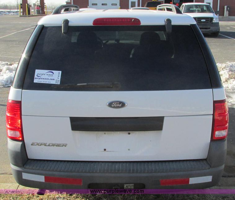 image for item F4150 2004 Ford Explorer XLS SUV
