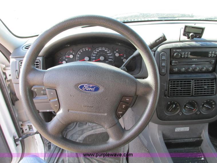 image for item F4150 2004 Ford Explorer XLS SUV