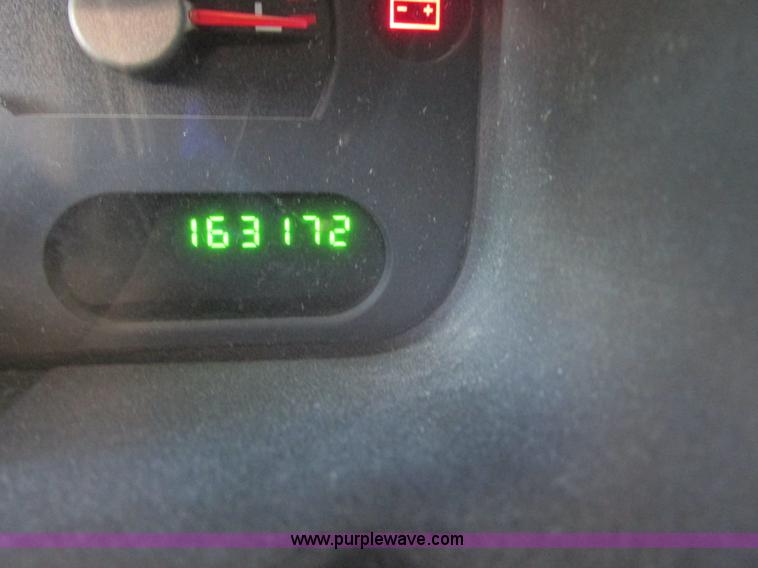 image for item F4150 2004 Ford Explorer XLS SUV