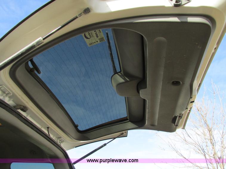 image for item F4150 2004 Ford Explorer XLS SUV