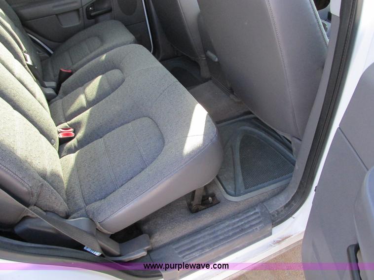 image for item F4150 2004 Ford Explorer XLS SUV