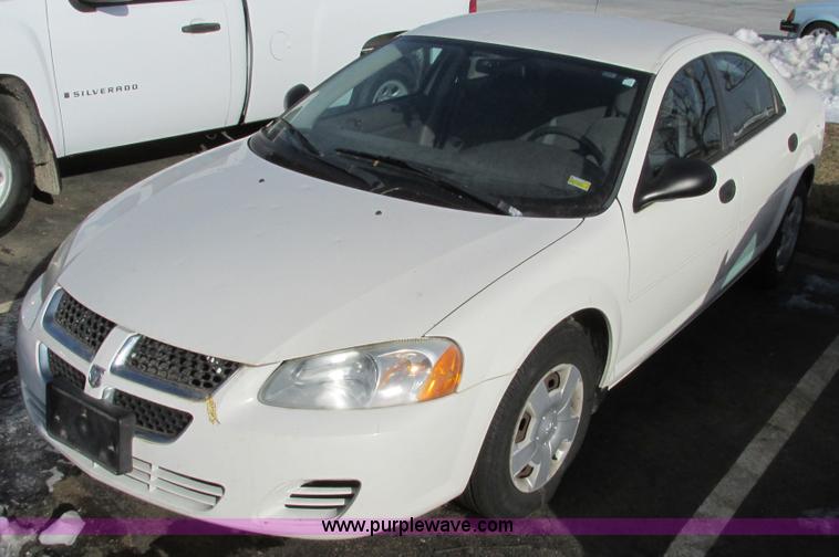 image for item F4164 2004 Dodge Stratus SE