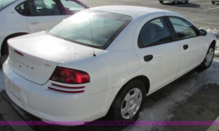 image for item F4164 2004 Dodge Stratus SE