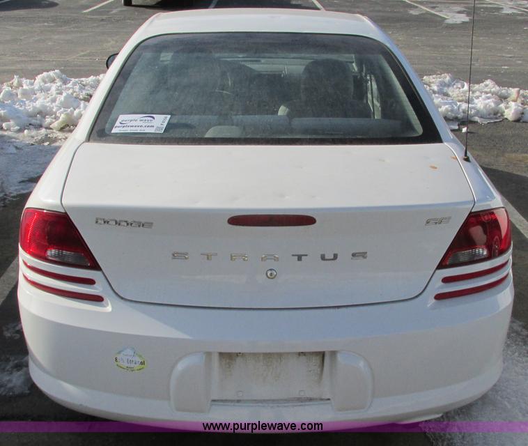 image for item F4164 2004 Dodge Stratus SE