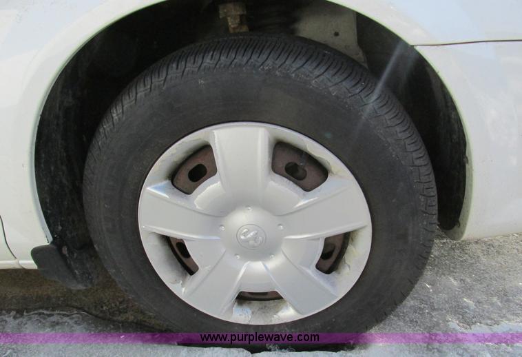 image for item F4164 2004 Dodge Stratus SE