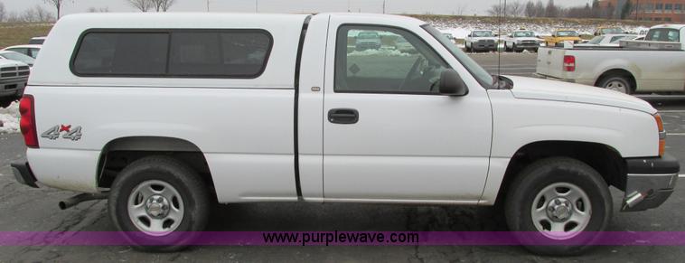 image for item F4182 2003 Chevrolet Silverado 1500 pickup truck