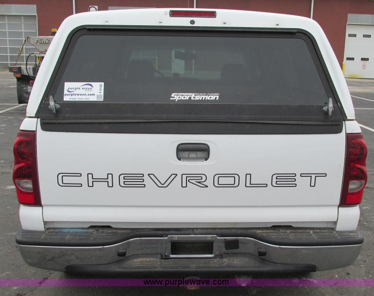 image for item F4182 2003 Chevrolet Silverado 1500 pickup truck