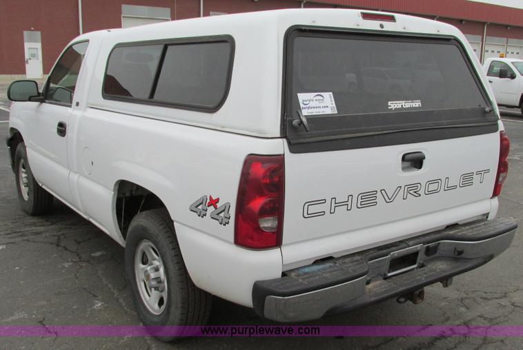 image for item F4182 2003 Chevrolet Silverado 1500 pickup truck