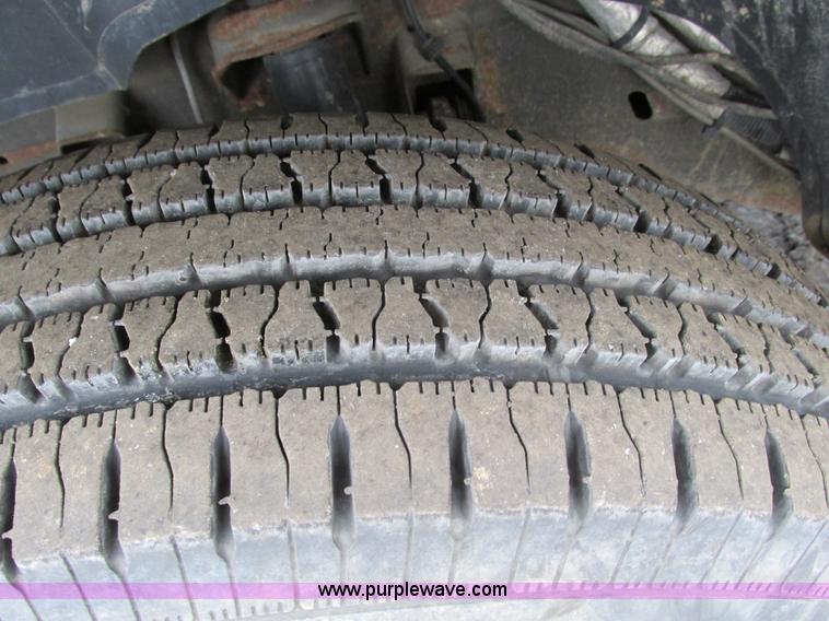 image for item F4182 2003 Chevrolet Silverado 1500 pickup truck