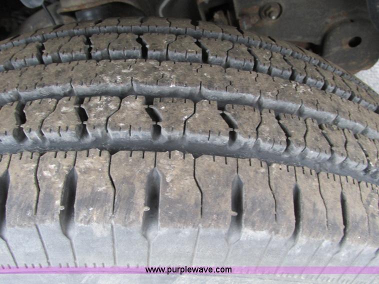 image for item F4182 2003 Chevrolet Silverado 1500 pickup truck