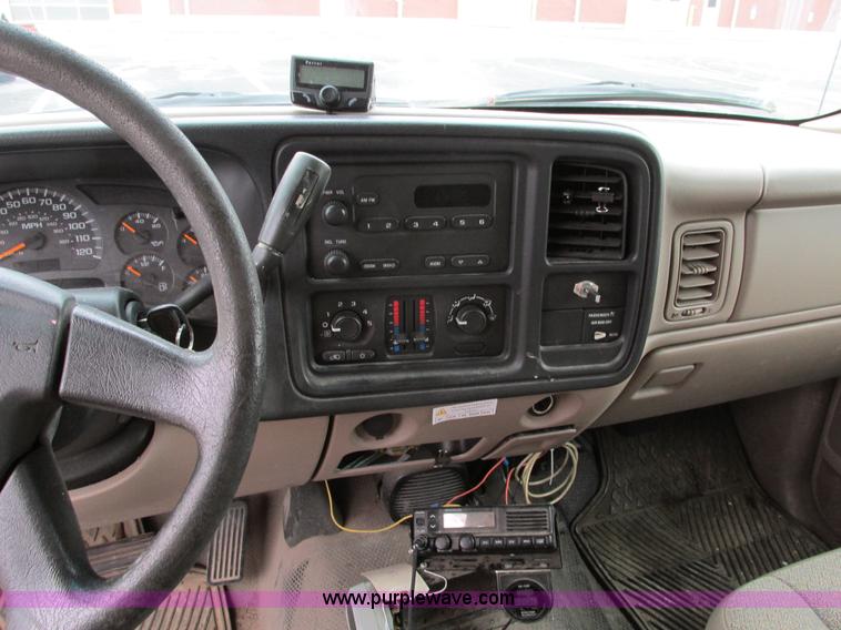 image for item F4182 2003 Chevrolet Silverado 1500 pickup truck