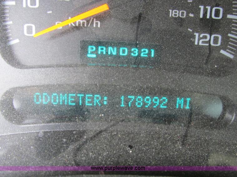 image for item F4182 2003 Chevrolet Silverado 1500 pickup truck