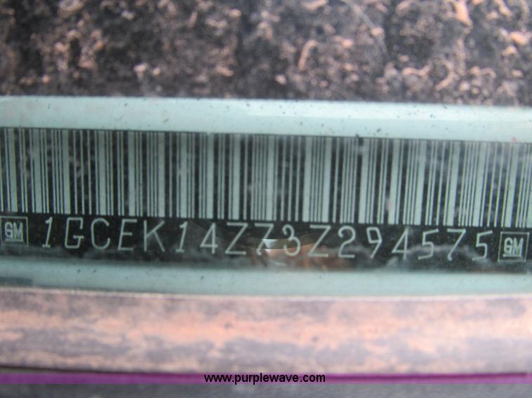 image for item F4182 2003 Chevrolet Silverado 1500 pickup truck