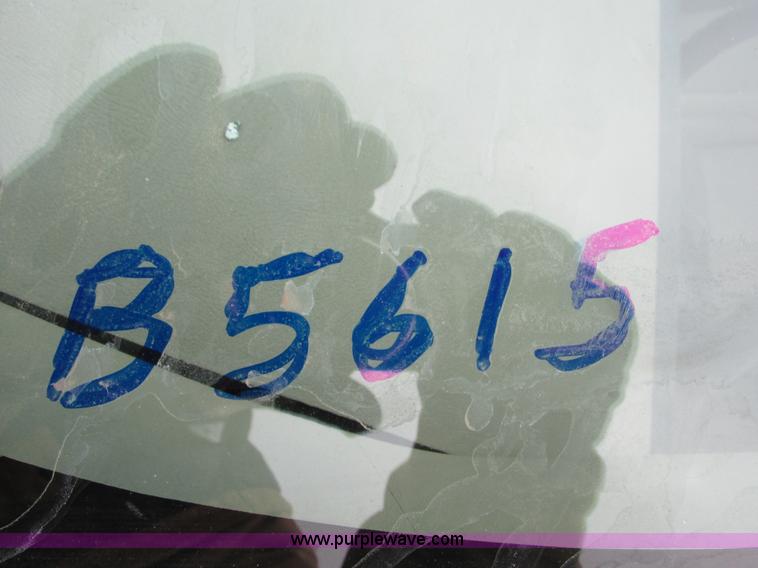 image for item F4182 2003 Chevrolet Silverado 1500 pickup truck