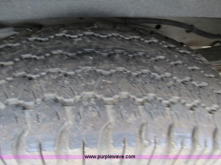 image for item F4183 2004 Chevrolet Express 3500 van