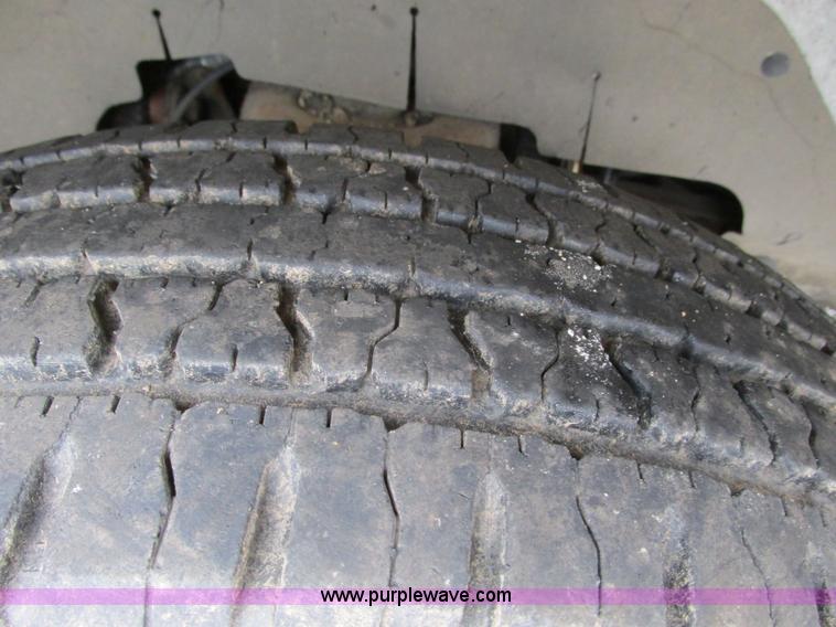 image for item F4183 2004 Chevrolet Express 3500 van