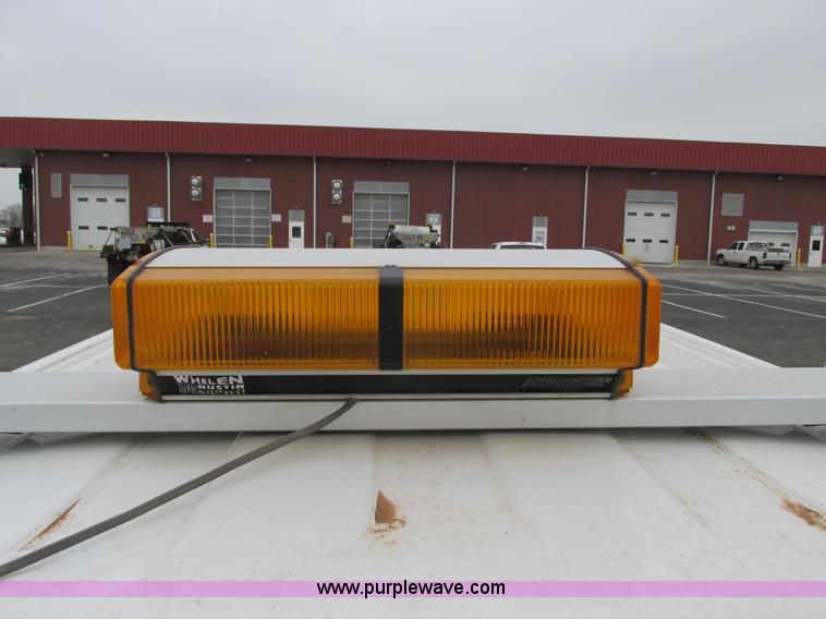 image for item F4183 2004 Chevrolet Express 3500 van