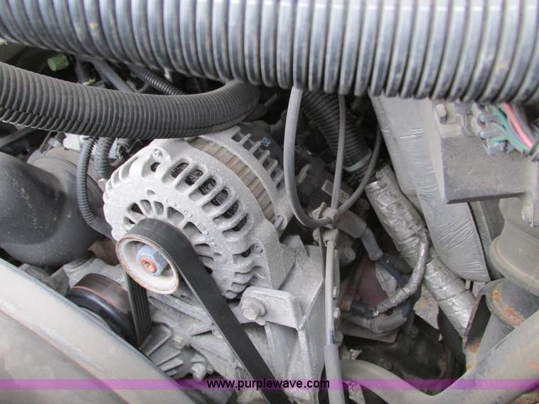 image for item F4183 2004 Chevrolet Express 3500 van