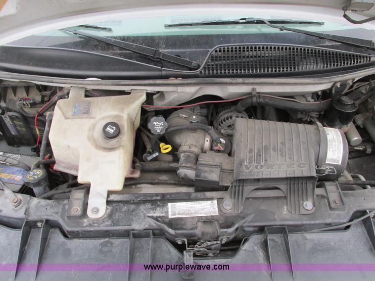 image for item F4183 2004 Chevrolet Express 3500 van