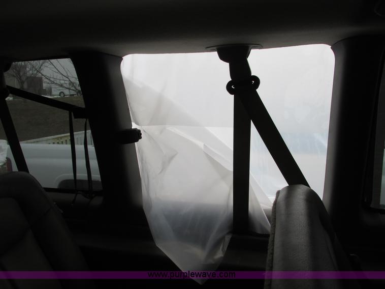 image for item F4183 2004 Chevrolet Express 3500 van