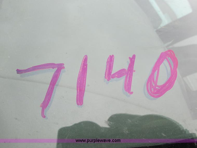 image for item F4183 2004 Chevrolet Express 3500 van