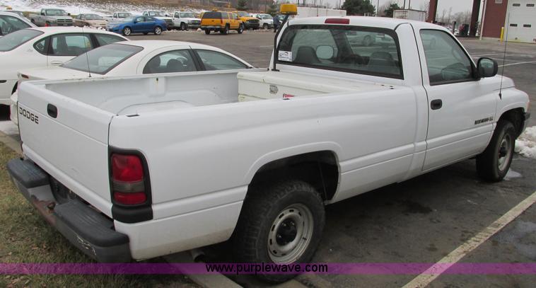 image for item F4184 2001 Dodge Ram 1500 pickup truck