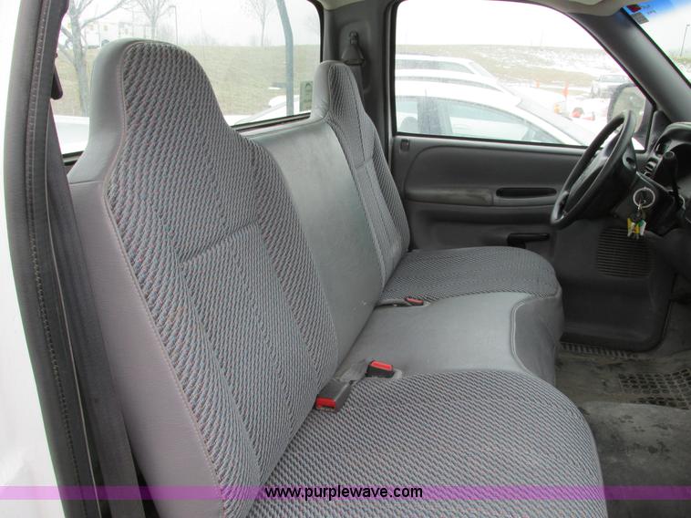 image for item F4184 2001 Dodge Ram 1500 pickup truck