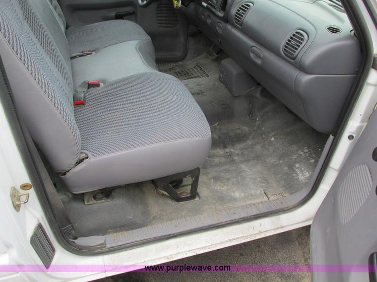 image for item F4184 2001 Dodge Ram 1500 pickup truck