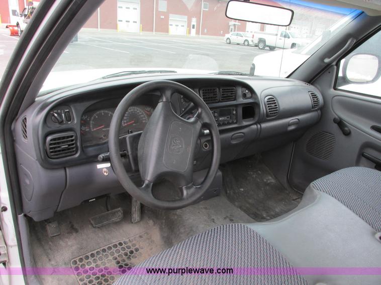 image for item F4184 2001 Dodge Ram 1500 pickup truck