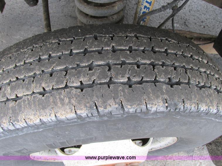 image for item F4185 2002 Ford F350 Super Duty pickup truck