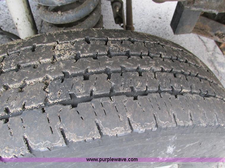 image for item F4185 2002 Ford F350 Super Duty pickup truck