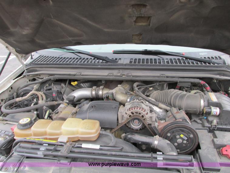 image for item F4185 2002 Ford F350 Super Duty pickup truck