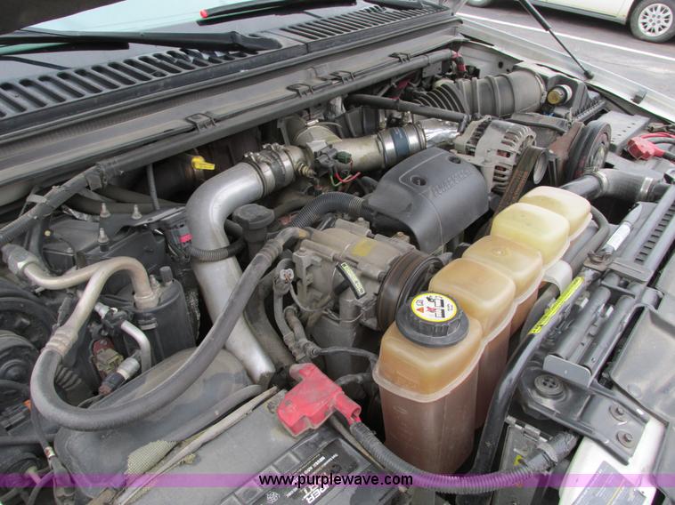 image for item F4185 2002 Ford F350 Super Duty pickup truck