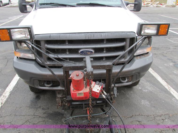 image for item F4185 2002 Ford F350 Super Duty pickup truck