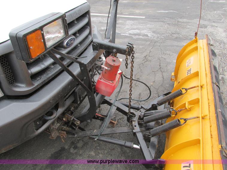 image for item F4185 2002 Ford F350 Super Duty pickup truck