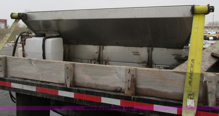 image for item F4185 2002 Ford F350 Super Duty pickup truck