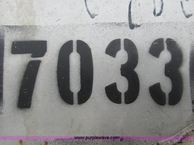 image for item F4185 2002 Ford F350 Super Duty pickup truck