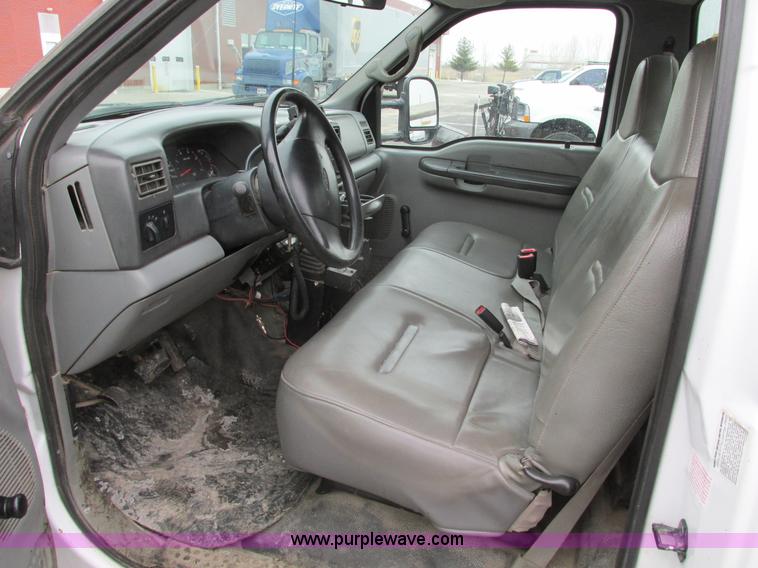 image for item F4185 2002 Ford F350 Super Duty pickup truck