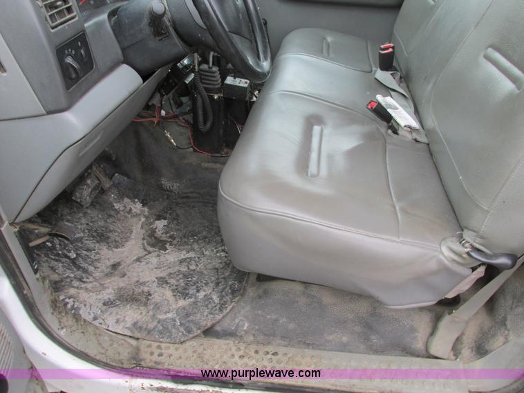 image for item F4185 2002 Ford F350 Super Duty pickup truck