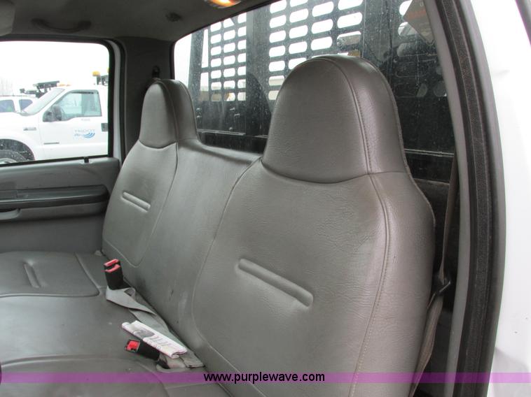 image for item F4185 2002 Ford F350 Super Duty pickup truck