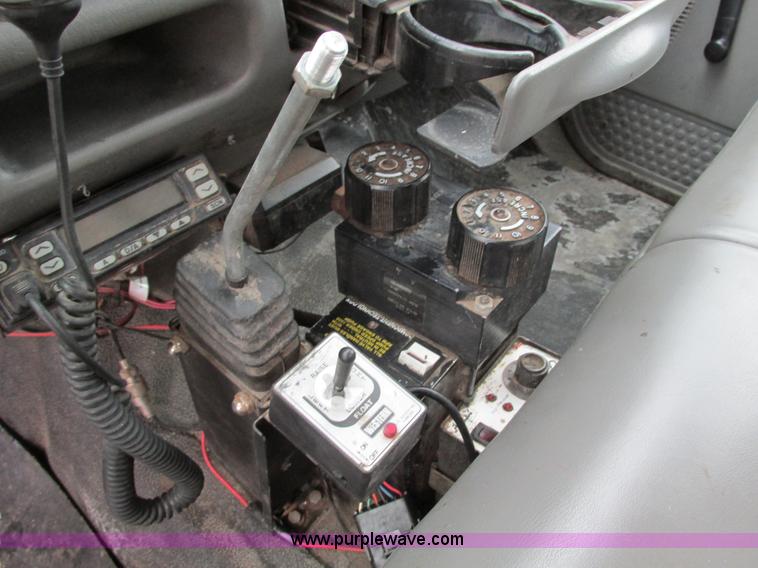 image for item F4185 2002 Ford F350 Super Duty pickup truck