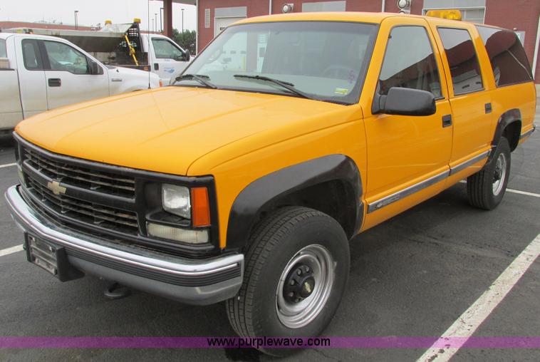 image for item F4189 1999 Chevrolet Suburban K2500 SUV