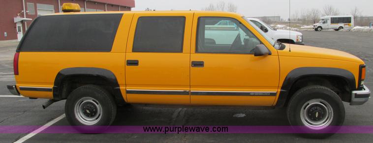 image for item F4189 1999 Chevrolet Suburban K2500 SUV