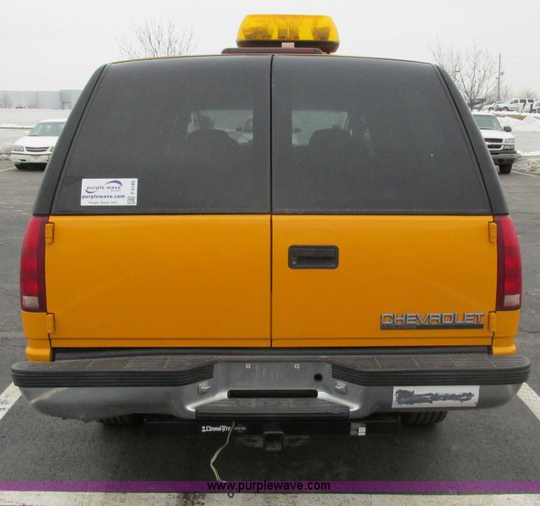 image for item F4189 1999 Chevrolet Suburban K2500 SUV